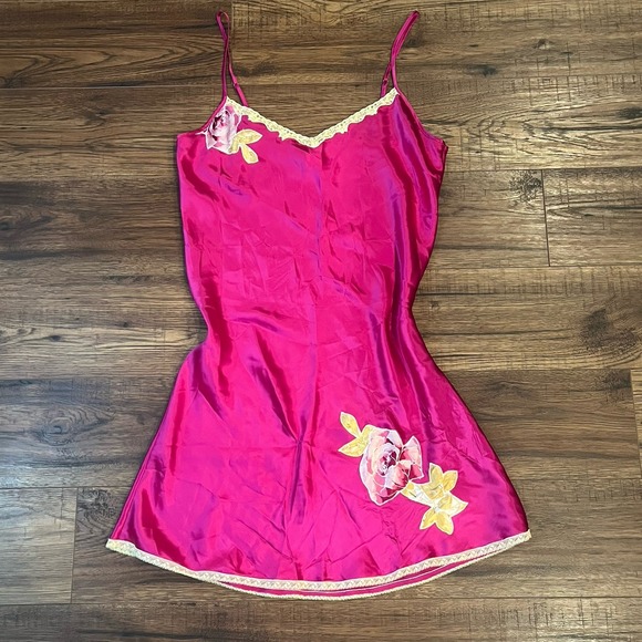 Dresses & Skirts - Julianne Rae 100% Silk Fuscia Pink Sleeveless Satin Slip Dress‎ Floral Appliqué
